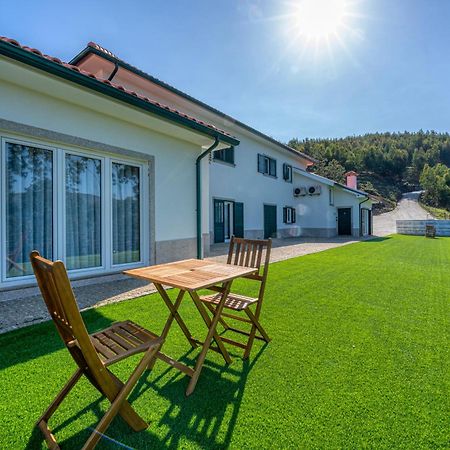 Central Suites Arouca Buitenkant foto