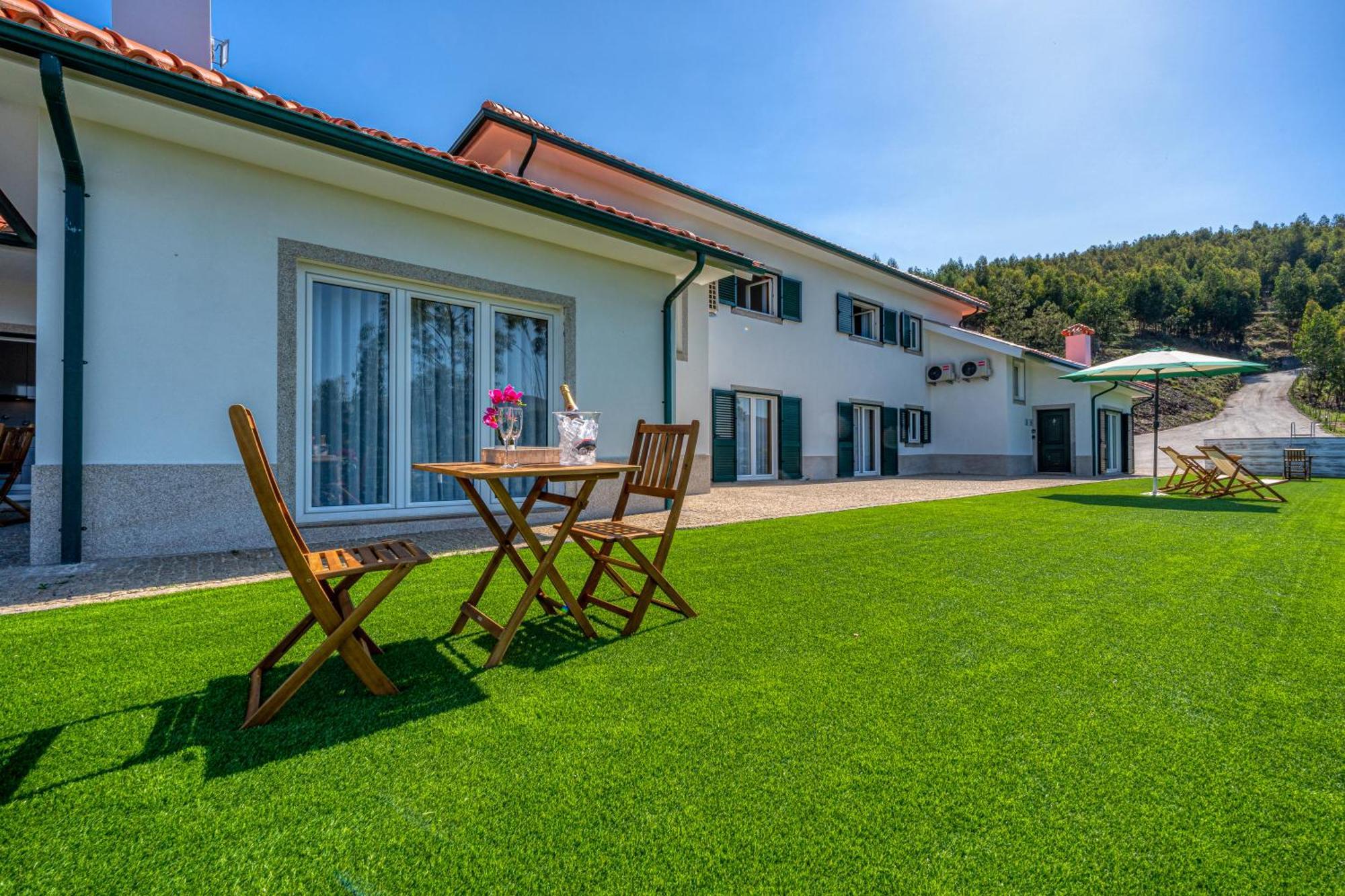 Central Suites Arouca Buitenkant foto
